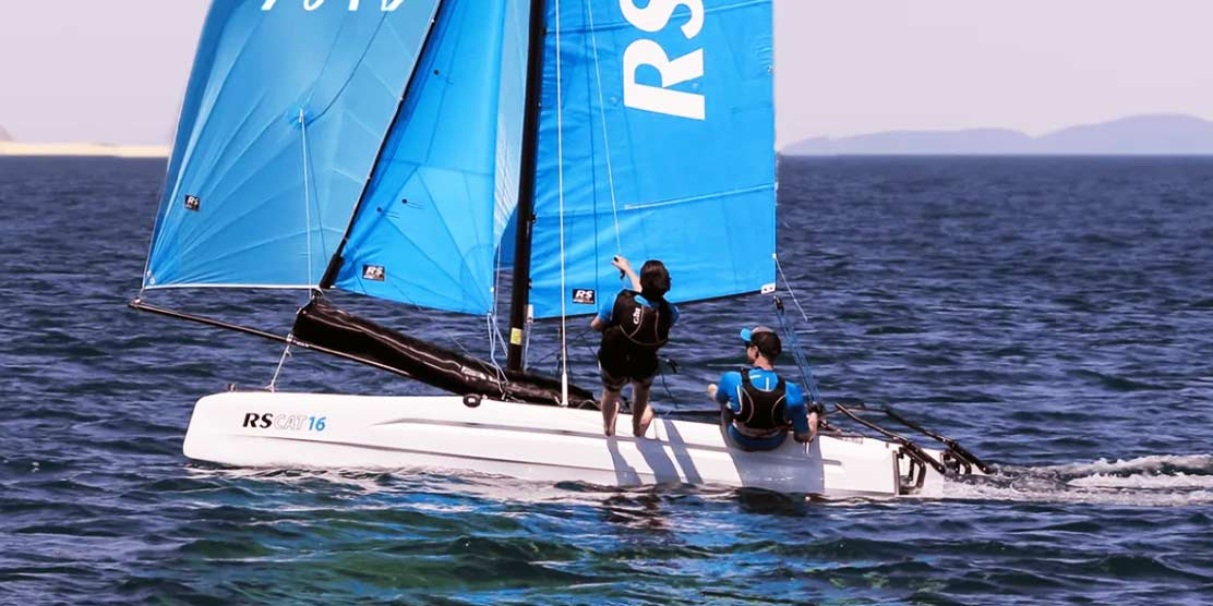 Парусный катамаран RS Cat 16: обзор, характеристики, технологии и особенности
